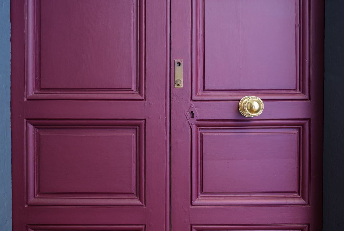 Harmonie de la matière et des couleurs, Entrez !… les convives vous attendent